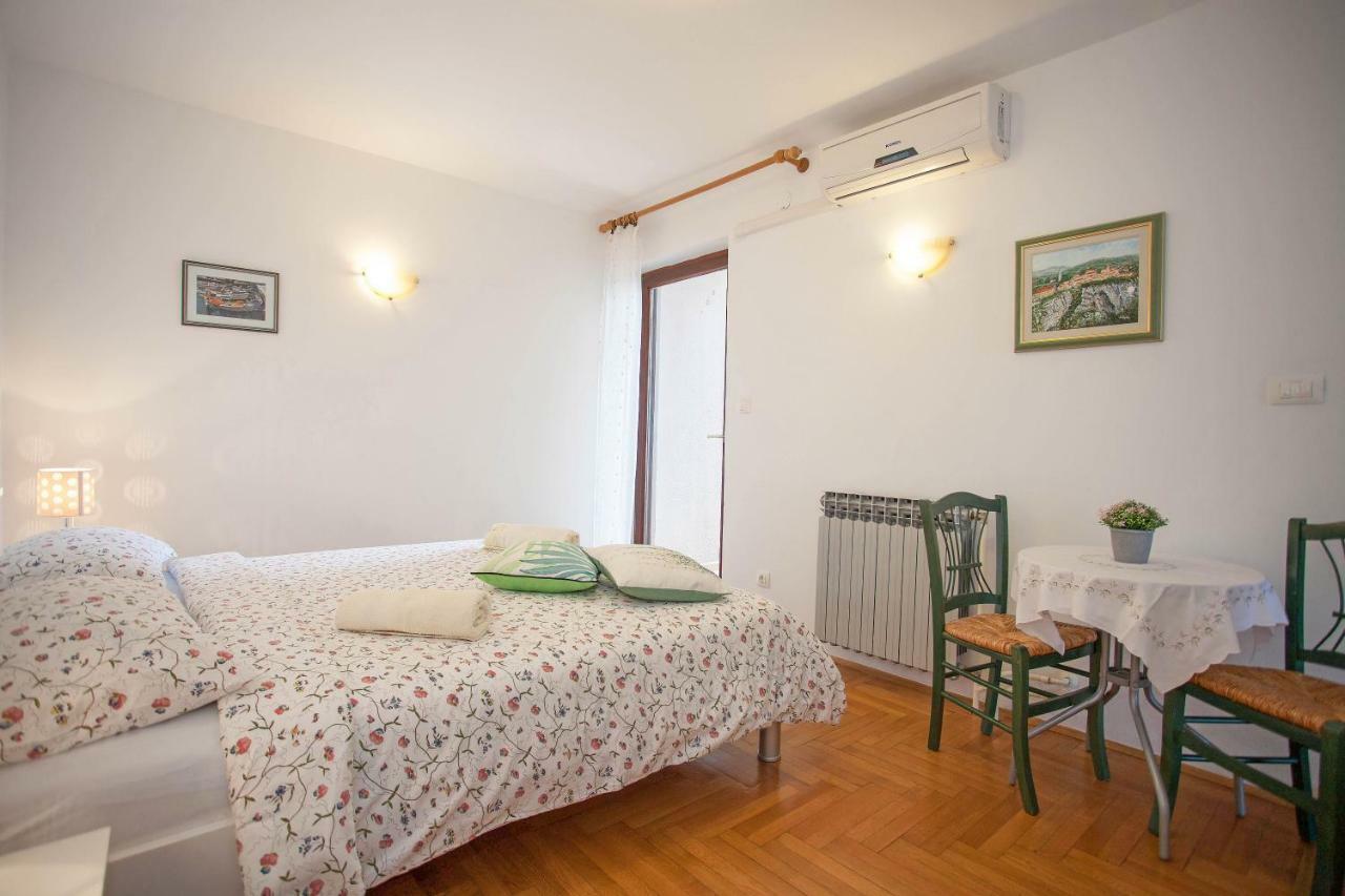 Apartment Studio Sole Rovinj Buitenkant foto